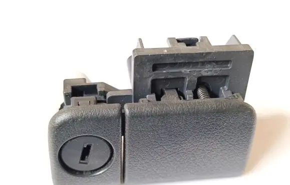 Mazda MPV II LW Glove box handle 