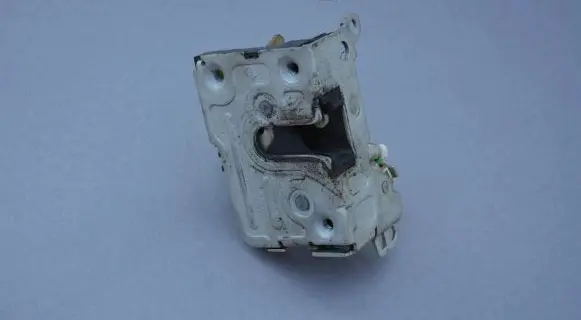 Iveco Daily 5th gen Front door lock