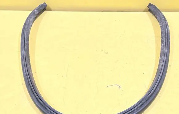 Mini One - Cooper Coupe R56 Engine compartment rubber 118KM