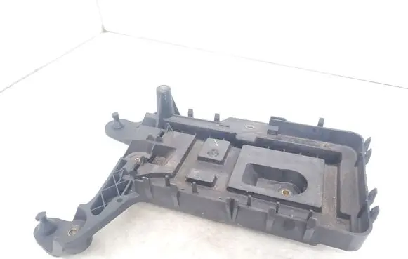Volkswagen Golf V Battery tray 1K0915333C