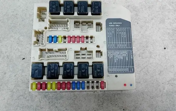 Nissan Micra Central body control module 833L22
