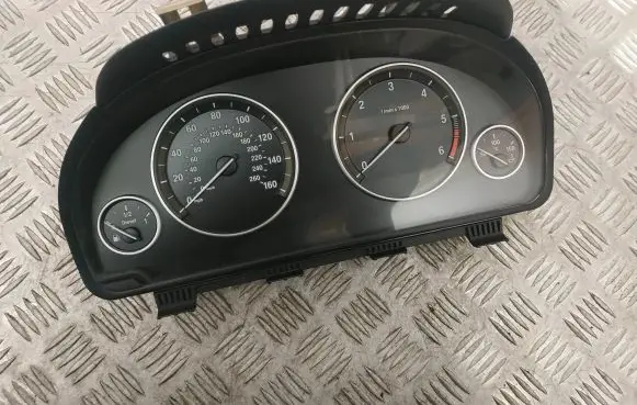 BMW 5 F10 F11 Speedometer (instrument cluster) 9276649 1729680