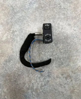BMW 3 F30 F35 F31 USB socket connector 9229246 84109229246