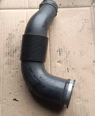 Audi Q7 4L Air intake hose/pipe 4L0129628E