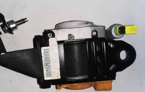 Nissan Note (E11) Front seatbelt 868849U10A 045519