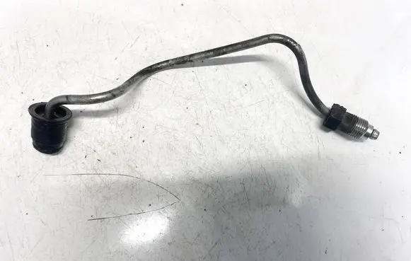 Toyota Avensis T220 Fuel line pipe 