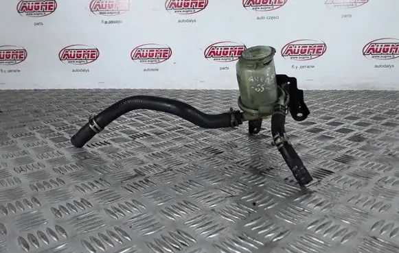 Toyota Avensis T250 Power steering fluid tank/reservoir