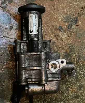 BMW 5 F10 F11 Power steering pump 6794350 5003209 679435002