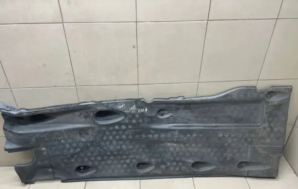 Volkswagen PASSAT B7 Side bottom protection 3C0825272B