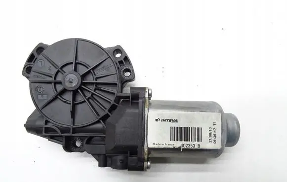 Hyundai ix35 Front door window regulator motor 402353B