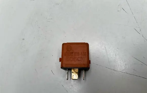BMW 3 E46 Other relay 1378238 050211