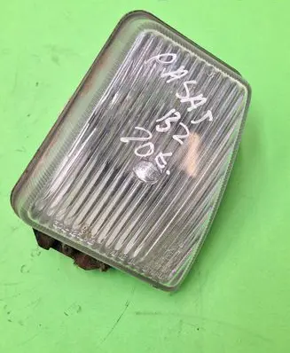 Volkswagen PASSAT B2 Front fog light 301125100