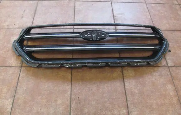 Ford Escape III Front bumper upper radiator grill GJ548200 GJ548200BBJ