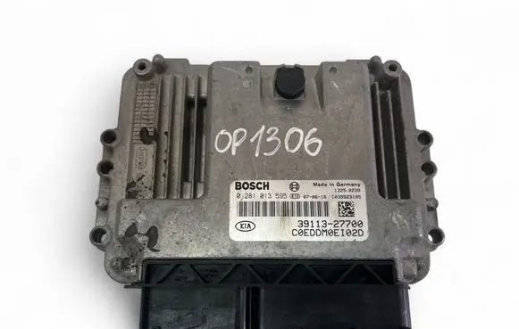 KIA Ceed Engine control unit/module 3911327700 0281013595
