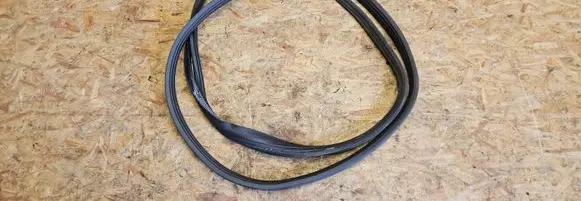 Mercedes-Benz ML W163 Rear door rubber seal (on body)