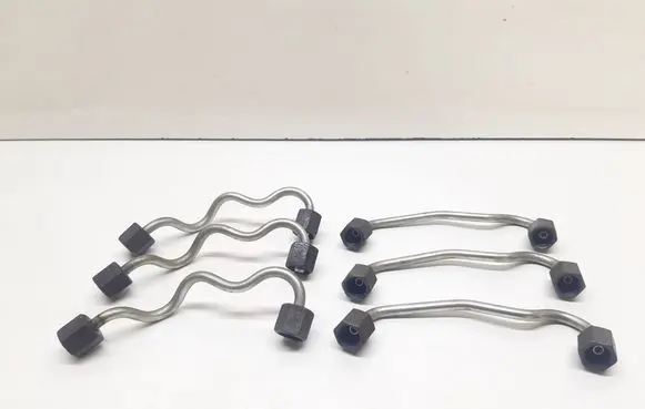Fuel injector supply line/pipe