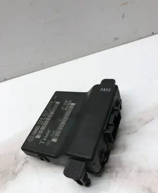 Audi A3 S3 8P Gateway control module 1K0907530B 1K0907951