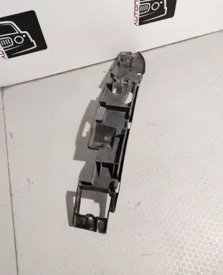 Volkswagen Touareg I Front bumper mounting bracket 7L6807184C