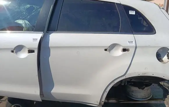 Mitsubishi ASX Rear door