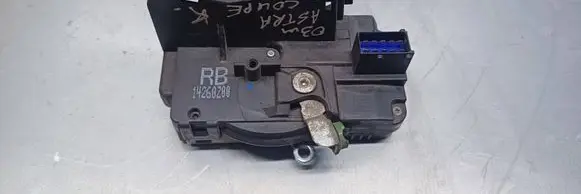 Opel Astra G Front door lock 14260Z00