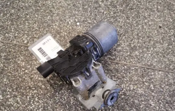 Volkswagen Polo Wiper motor 0390241524 6Q1955119A