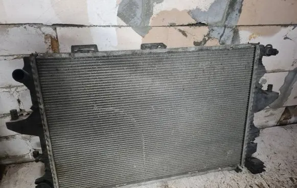 Volkswagen Transporter - Caravelle T5 Coolant radiator 7H0121253J