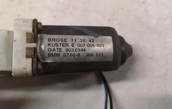 BMW 5 E39 Rear door window regulator motor 007006001 9030144 67628