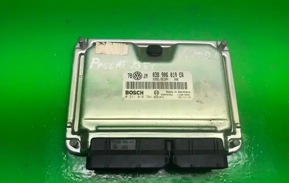 Volkswagen PASSAT B5.5 Engine control unit/module ECU 038906019ER 0281010704