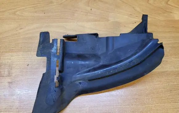 Volvo S80 Intercooler air guide/duct channel 31383024