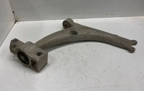 Volkswagen PASSAT B6 Front lower control arm/wishbone
