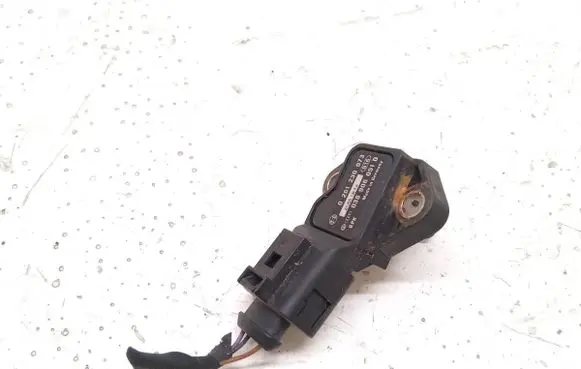 Volkswagen Golf V Air pressure sensor 038906051D