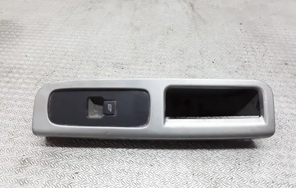 Volvo V50 Electric window control switch 8663815
