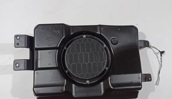 Dodge Durango Subwoofer speaker 05064609