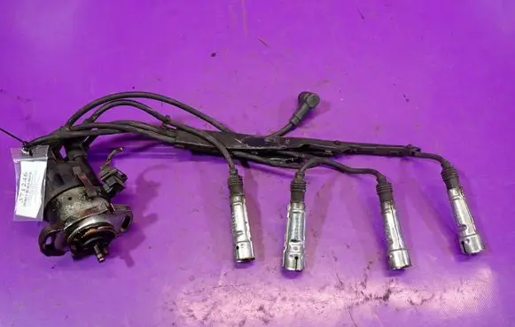 Volkswagen Polo III 6N 6N2 6NF Spark distributor 
