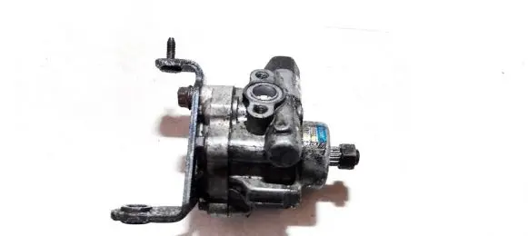 Mazda Xedos 6 Power steering pump 8x024063 t00132600e