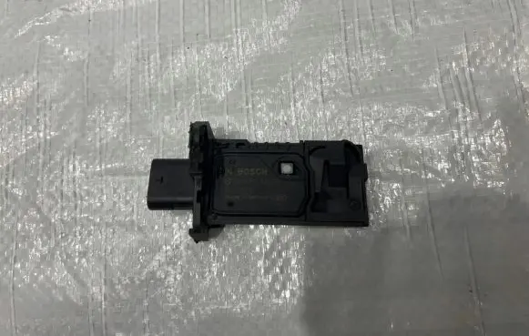 Jeep Wrangler Mass air flow meter 68212525AA