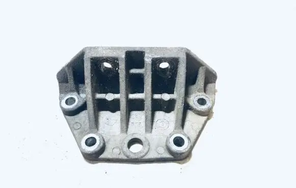 Chrysler 300M Engine mounting bracket 1725363ab 306745