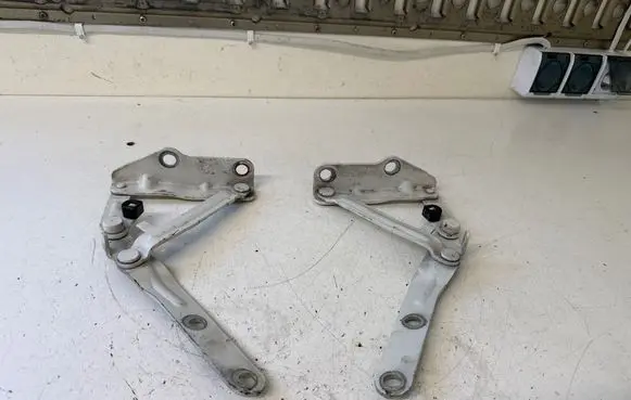 Volkswagen Transporter - Caravelle T5 Engine bonnet/hood hinges 7H0823301D 7H0823302D