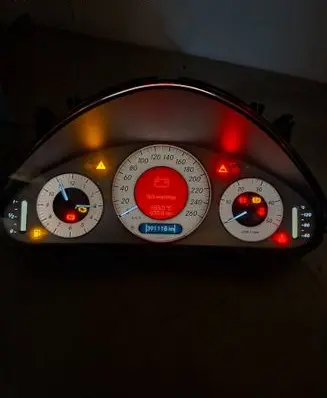 Speedometer (instrument cluster)