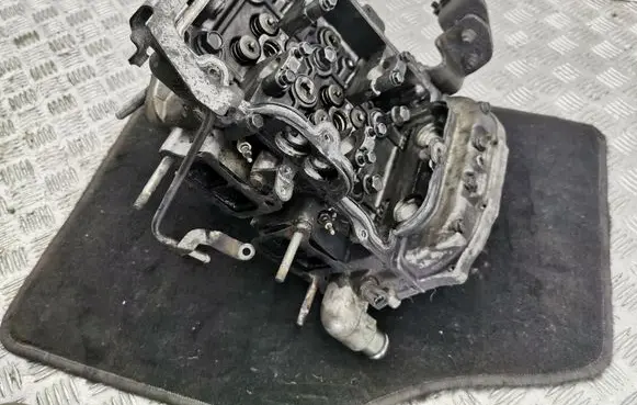Subaru Forester SH Engine head 