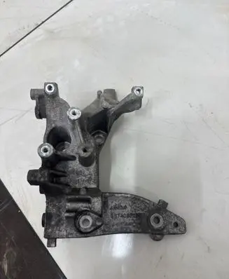 Peugeot Partner Engine mounting bracket 9674030280 C4003746SE