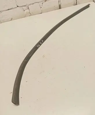 Volkswagen Transporter - Caravelle T4 Rubber seal front door window/glass 701837704A