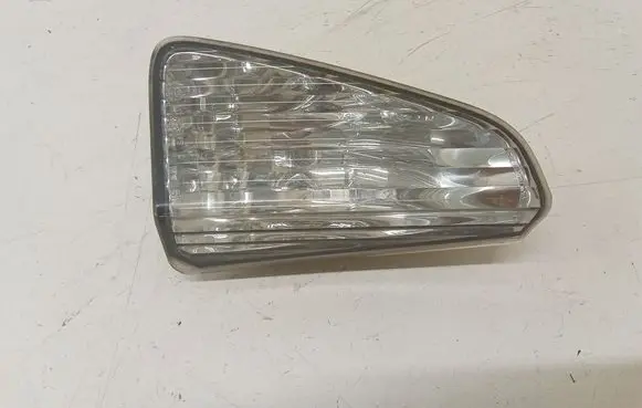 Tailgate rear/tail lights