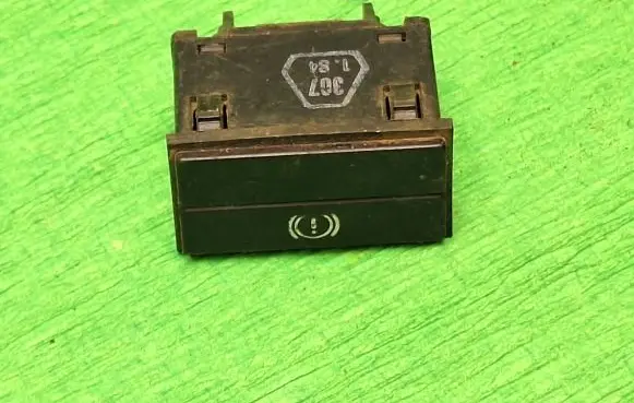 Volkswagen PASSAT B2 Hand parking brake switch 113919232