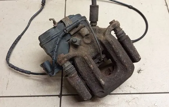 BMW X4 F26 Rear brake caliper 