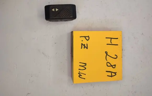 Peugeot 206 Electric window control switch 8746564