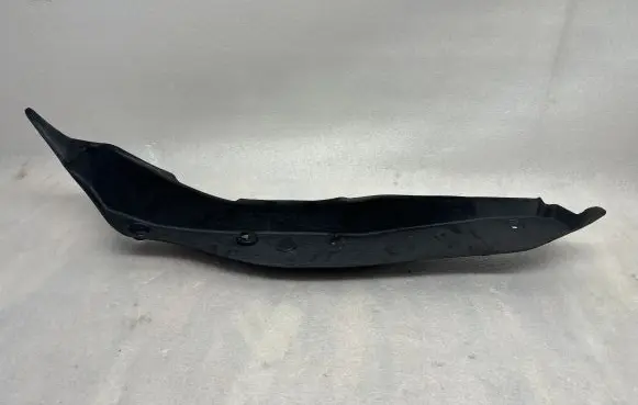 Mercedes-Benz C AMG W205 Fender end trim A2058890125