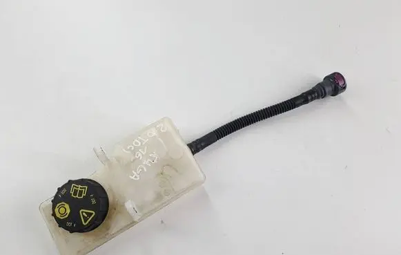 Brake fluid reservoir