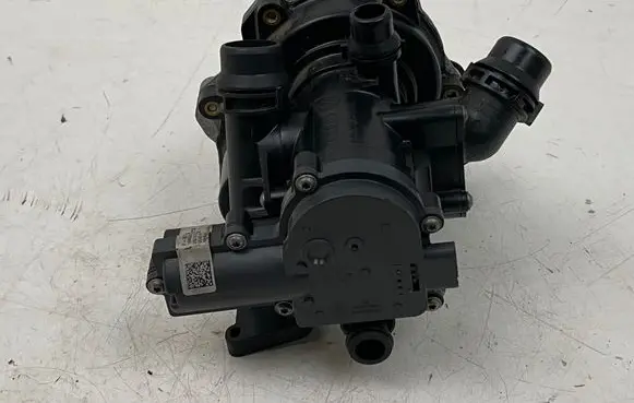 Audi Q5 SQ5 Thermostat/thermostat housing 06L121111K 06K121011C
