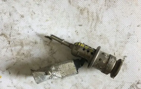 Peugeot 308 AdBlue injector 9801187080